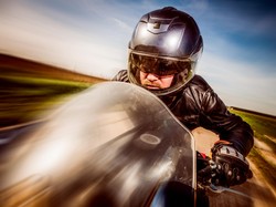 Tips Menjaga Kesehatan Mata untuk Bikers