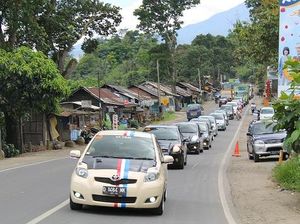 Rayakan 17 Agustus, 15 Unit Yaris Jelajah 3 Negara