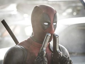 Deadpool Bawa 2 Piala di Peoples Choice Awards 2017 Deadpool Bawa 2 Piala di Peoples Choice Awards 2017