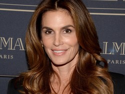 Mattel Buat Boneka Barbie yang Mirip Cindy Crawford