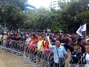 Nasib Guru Honorer: Gaji Sudah Kecil, Dibayar Kadang Tak Rutin