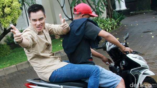 Akhirnya Sah! Baim Wong Jadi Mantan Kepala Negara Jomblo