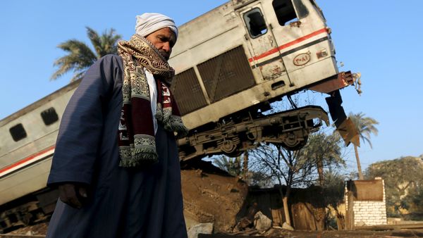 Kereta Api Terguling di Mesir