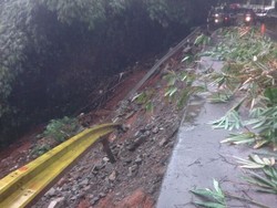 Tanah Longsor Terjadi di Jagakarsa Jaksel