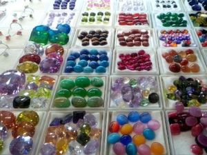 Lihat Gerhana di Balikpapan, Jangan Lupa Oleh-Oleh Batu Mulia