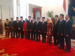 Presiden Jokowi juga Lantik Anggota KY dan Ombudsman di Istana