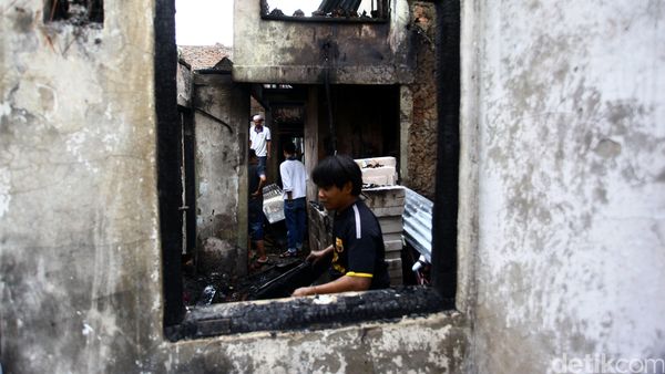 20 Rumah Ludes Terbakar di Petamburan