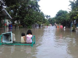 Banjir 1 Meter Rendam 250 Rumah di Jombang, Warga Enggan Mengungsi