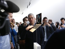 Dua MacBook Pro Dipoles Super Tipis