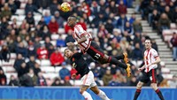 Berawal dari sebuah tendangan sudut yang dieksekusi dari sisi kanan, Lamine Kone --yang berdiri tanpa pengawalan-- melepaskan sundulan. Sundulan Kone sempat mengenai De Gea, namun bola tetap meluncur masuk ke dalam gawang.  Phil Noble/Reuters/detikFoto.