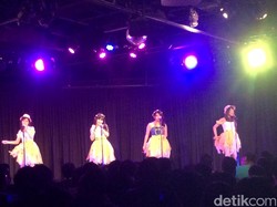 JKT48 Rayakan Valentine Bareng Fans di Teater