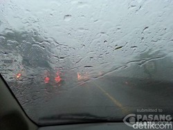 Hujan Deras Guyur Jakarta, Jarak Pandang Terbatas