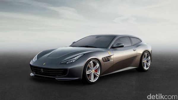 Mobil Keluarga Ferrari Anyar