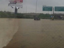 Basuki: Tol Japek Banjir karena Drainase Tersumbat Proyek
