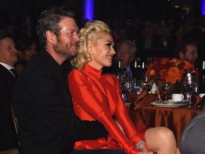 Ditanya Soal Blake Shelton, Gwen Stefani Tak Berhenti Tersenyum Ditanya Soal Blake Shelton, Gwen Stefani Tak Berhenti Tersenyum