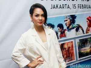 Gaya Serba Putih ala Andien, Love It or Leave It?