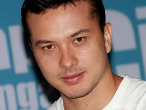 Ajak Tak Golput, Nicholas Saputra Bakal Posting Selfie di Instagram!