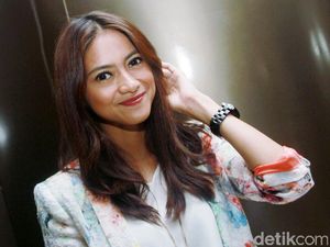 Selamat! Rini Yulianti Lahirkan Anak Pertama