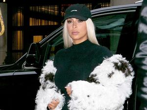 Rutinitas Kecantikan Selebriti, Pakai 50 Makeup & Facial Setiap Hari