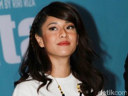 Jangan Kasih Kendor! Begini Gaya Hidup Sehat ala Dian Sastro