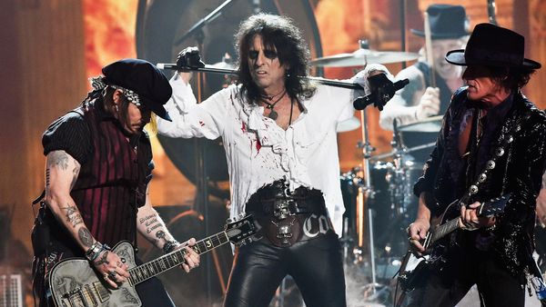 Hollywood Vampires Guncang Panggung Grammy 2016