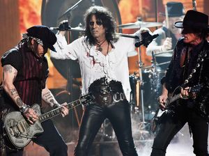 Hollywood Vampires Guncang Panggung Grammy 2016