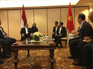 Bertemu PM Vietnam, Jokowi Bahas Kerjasama Batas Maritim