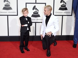 Gemes! Justin Bieber Ajak Sang Adik Datang ke Grammy 2016