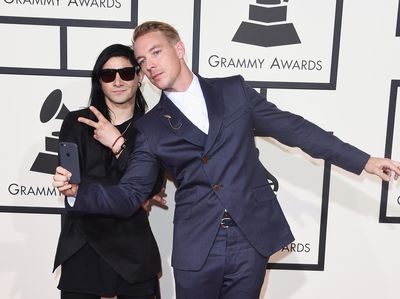 Parade Selebriti di Red Carpet Grammy Awards 2016 (2)