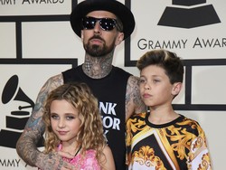 Kedua Anak Travis Barker Curi Perhatian di Grammy 2016