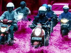 Ada Genangan Air, Sejumlah Ruas Jalan di Jaksel Macet