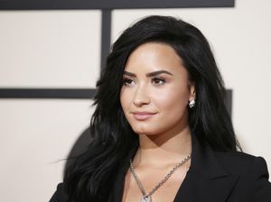 Demi Lovato Alami Stroke hingga Serangan Jantung karena Overdosis Demi Lovato Alami Stroke hingga Serangan Jantung karena Overdosis
