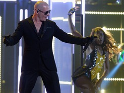 Heroik! Pitbull Kirim Pesawat Pribadi Jemput Pasien Kanker di Puerto Rico