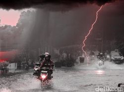 Jakarta Diguyur Hujan Deras, Kemang Jaksel Tergenang Lagi