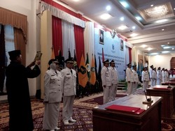 Mendagri dan Seskab Hadiri Pelantikan 8 Kepala Daerah di Jatim