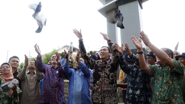 Ibas Resmikan Taman Teknologi Pertanian