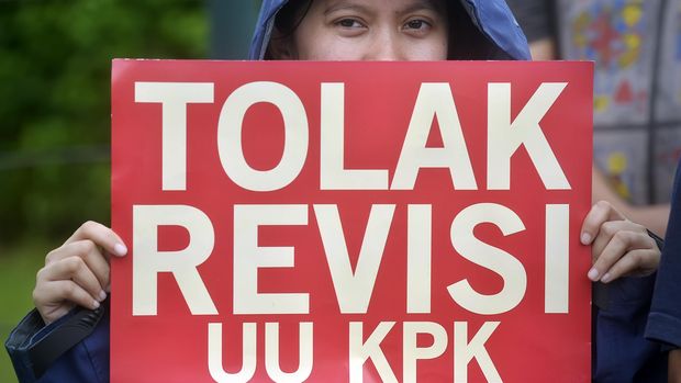 Jokowi Disebut Mirip SBY, Cuci Tangan Soal Revisi UU KPK