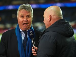 Hiddink Puas dengan Performa Lini Belakang Chelsea Hiddink Puas dengan Performa Lini Belakang Chelsea
