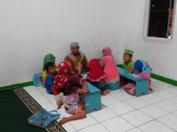Kisah Ustad di Kalijodo dan Anak-anak yang Ingin Belajar Mengaji