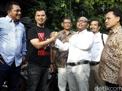 Ahmad Dhani Disambangi Politisi Gerindra DKI