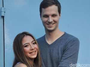 Alasan Nadia Vega Jarang Foto Mesra dengan Suami