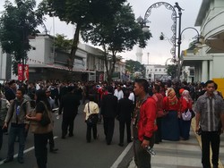 Ribuan Orang Hadiri Pelantikan Enam Kepala Daerah di Gedung Merdeka
