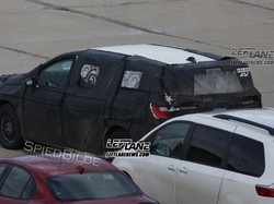 Inikah Tampang Minivan Listrik Chrysler Pacifica?