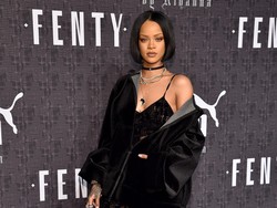 Sneakers Rancangan Selebriti yang Laris Manis Diincar Fashionista