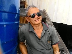 Ini Mangapara yang 39 Tahun Tinggali Rumah Separuh Indonesia dan Malaysia