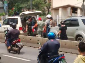 Penerobos Busway Tak Bayar Denda di Bank, STNK-nya Bakal Diblokir Penerobos Busway Tak Bayar Denda di Bank, STNK-nya Bakal Diblokir