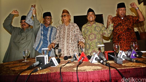 Sesepuh Desak PPP Gelar Muktamar