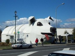 Aneka Gedung Lucu Berbentuk Hewan di Dunia