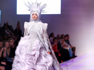 Laura Muljadi Menangis Pertamakali Fashion Show di New York