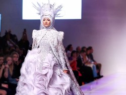 Laura Muljadi Menangis Pertamakali Fashion Show di New York